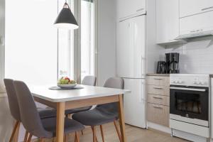 Northside Rovaniemi - city home with sauna & free parking