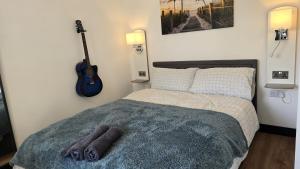 Self-Contained Gatwick Studio -Parking & Fast WiFi