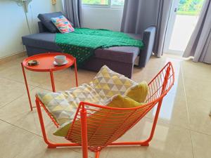 Beachside Apartment with Ocean View, Garden and 2 Swimming Pools