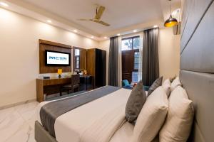 Hotel PK Residency Sector 18 Noida