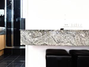 Entire Studio Apartment in St Kilda FREE PARKING WIFI BEACH WALK