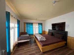 Highway Inn Guest House