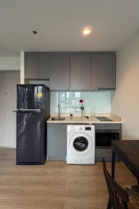 BTS Thong Lor Top Floor City View