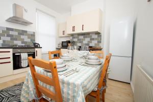 Cosy 2BR Flat Near Anfield & Goodison, Liverpool