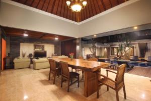 Djayana Villa Seminyak byFaba