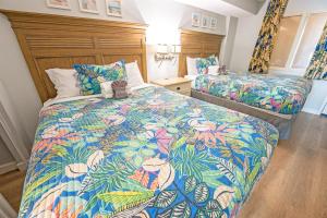 Oceanfront condo Heated Pools & Breathtaking View!