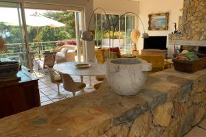 Villa 5 rooms with pool near the sea