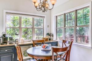 Lovely McCormick Home in Savannah Lakes Village