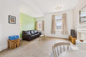 Host & Stay - 27 Metropole Towers