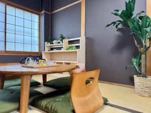 Direct Access to Osaka Expo, Osakajo