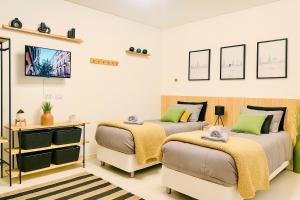 Palermo Spot - The Mark