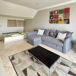 Stunning 2 bedroom penthouse with sea view K213