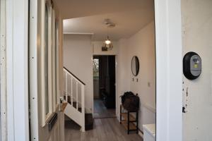Kingston Duplex Sleeps 8 Balcony Parking & Wi-Fi