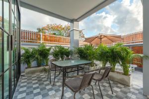 Areca Holiday Villa 3, Naiharn Beach