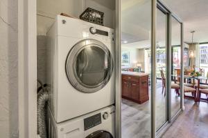 Lahaina Oasis with Community Pool and Ocean Views