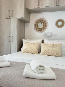 "Calm Joy & J" - Joy