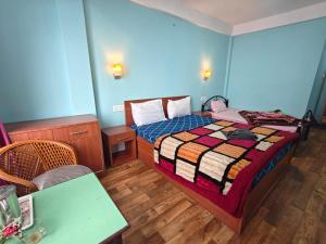 Hotel Little Hut - 550 mts from Mall Road