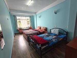 Hotel Little Hut - 550 mts from Mall Road