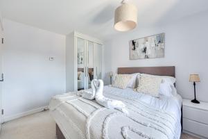 The Coach House - 8 minutes to City Centre - Driveway Parking, Self-Check-In, Aircon and Fast WiFi by Yoko Property