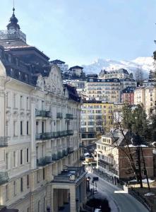 Cozy apartment with VIEWS