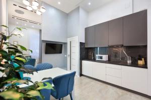 Апартаменти в Центрі Львова 2 кімнати ізольовані кухня студія