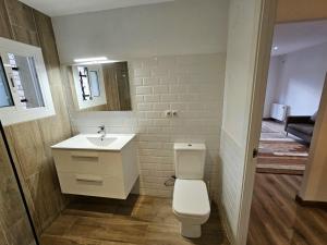 Peaceful Poolside Studio 20min from BCN