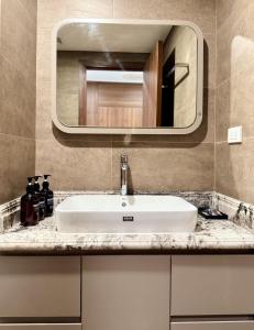 Hami LakeView Service Apartment