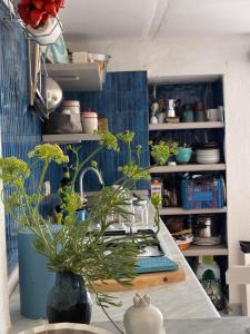 Belle Buon alla Corricella-Old soul, Stylish ethical charm