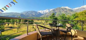 Quartz Himalayan Brothers