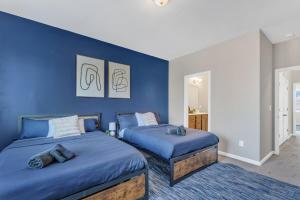 3BR Townhouse King Bed Garage Near NC State