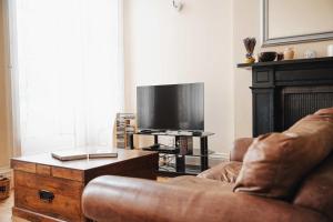 Traditional Central 2 Bedroom Apartment