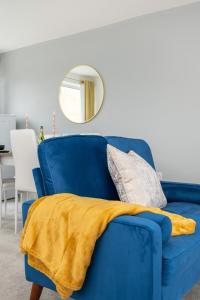 Beautiful Orpington Home w Pool Table and Driveway