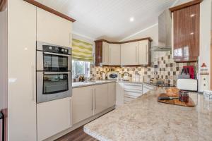 The Beech House Lodge - New Quay