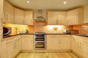 Narracott Apartment 9