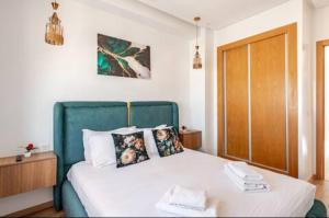 AS 269 appartement grand terrasse cœur casablanca,Tramway , parking free