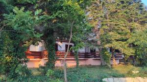 Бунгала Виктори Victory Bungalows