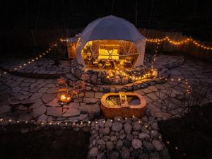 Glamoreo - The Walnut Glamp