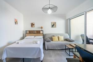 Studio rénové avec grande terrasse - Climatisation - Aperçu mer