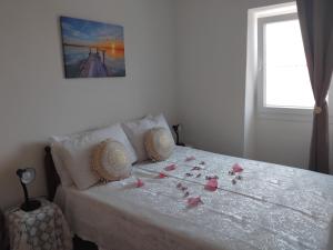 Ranias Seaview Corner