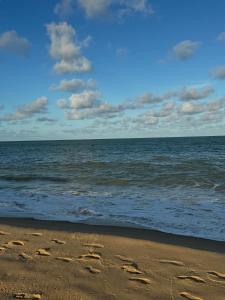 Flat na beira mar do Bessa - 50m da praia e lazer na cobertura