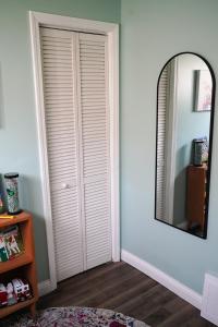 King Bed Near Lake w Fire Pit and Pack N Play