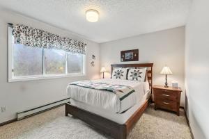 Meadow Creek Retreat Near Trails and Downtown