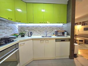 Old Tbilisi Family Retreat for 5, Walk to All