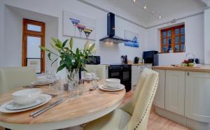 The Orangery Lynton Cottage