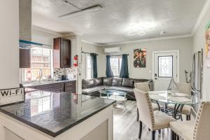 EaDo Nightlife & Sports Hub! Walkable Houston Stay