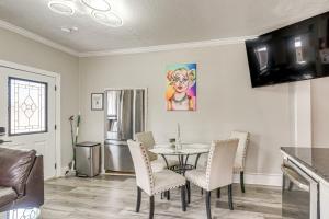 EaDo Nightlife & Sports Hub! Walkable Houston Stay