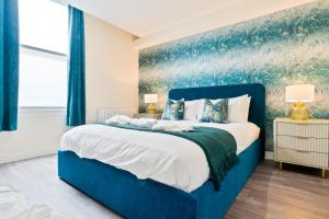 Stylish 1-Bed Central getaway with Cathedral Views