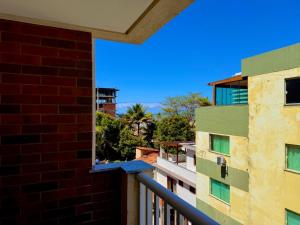 Apt 2 quartos com Vista Mar Piscina e Varanda 200 m da Praia Ilheus BA