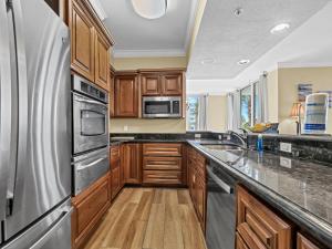 Destin West Osprey L-03 sleeps 10 near beach resort access