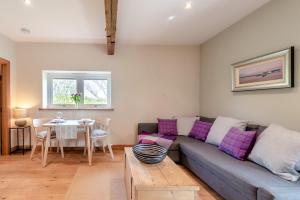 The Cottage - West Hall